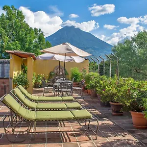 las-camelias-inn.guatemalaantiguahotels.com/